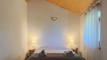1 chambre, fer et planche à repasser, Wi-Fi gratuit, draps fournis