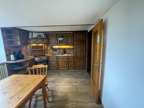 Geladeira, fogão, cooktop, lava-louças