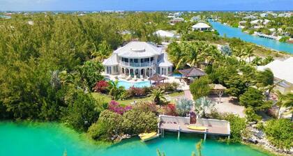 Amazing Waterfront Villa