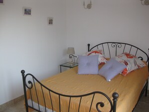 1 bedroom, iron/ironing board, WiFi