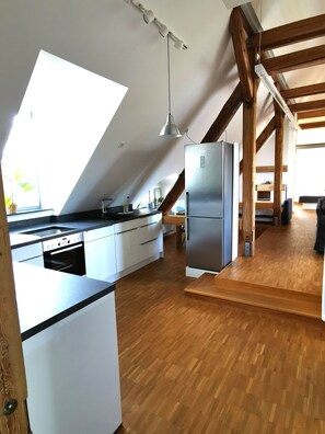 Réfrigérateur, four, plaque de cuisson, lave-vaisselle