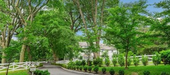 Newly furnished 1-bedroom apartment within a historic estate