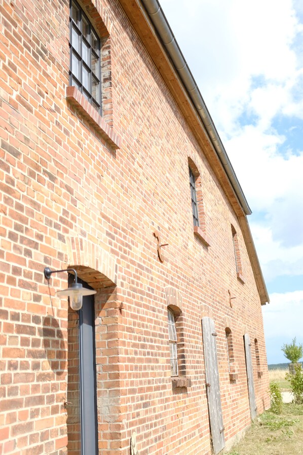 تفاصيل الفندق من الخارج