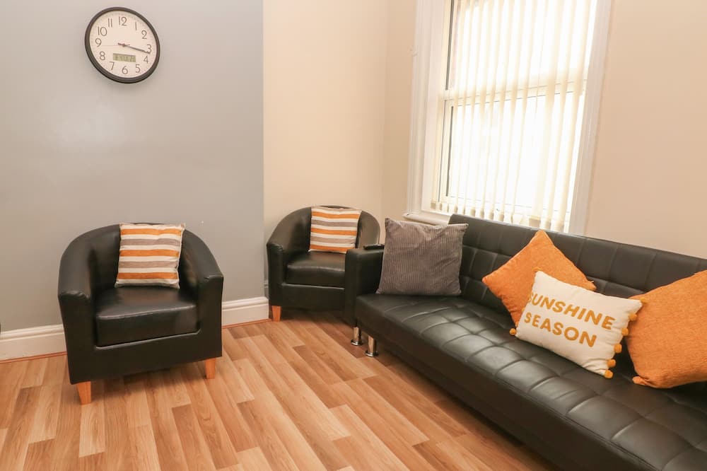NORTH SHORE APARTMENT, family friendly in Blackpool