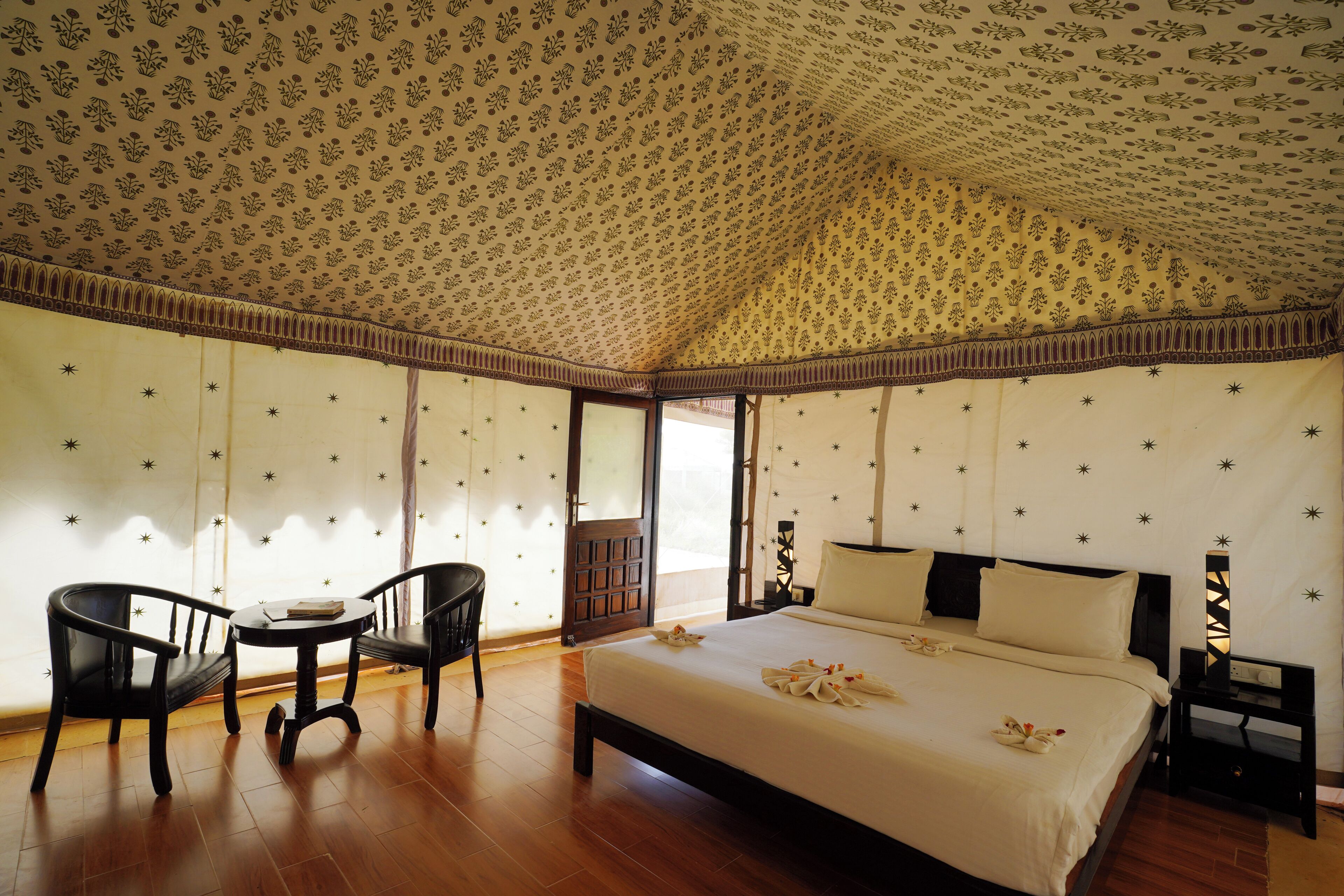 Comfort Tent | In-room dining