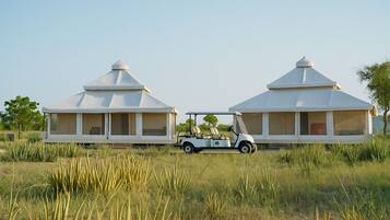 Luxury Tent | Minibar, bed sheets