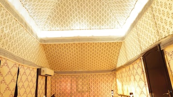 Luxury-Zelt | Minibar, Bettwäsche