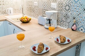 In-room dining - Old Town Apartment Near Stradun (Dubrovnik)