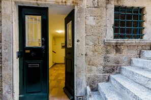 Property entrance - Old Town Apartment Near Stradun (Dubrovnik)