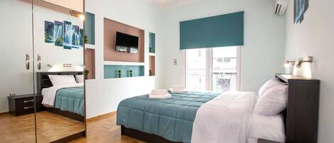 2 bedrooms, individually decorated, individually furnished