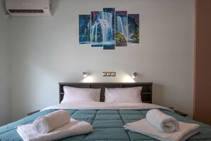 Comfort Apartment | 2 bedrooms, individually decorated, individually furnished - Stunning Apt near Acropolis Museum by GHH (Athens)