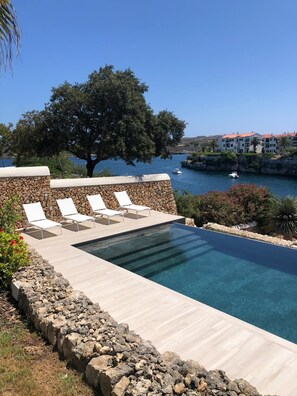 Alberca al aire libre 