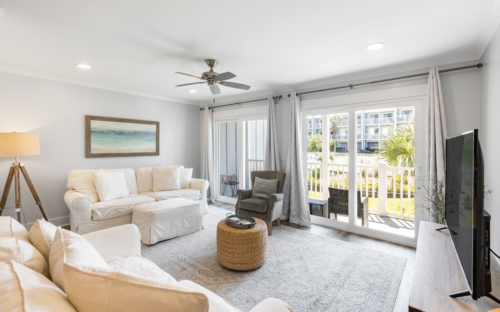 Beach Hair Don't Care-Newly Renovated, Private Beach Access, Community Pool