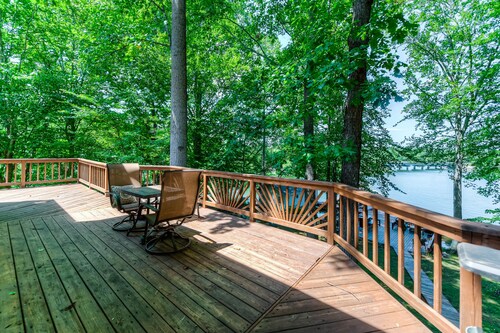 Spacious lake lodge with a private dock, wraparound decks & foosball