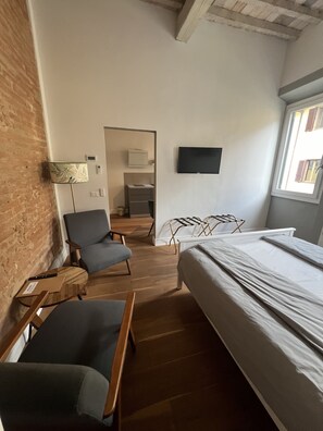 Bügeleisen/Bügelbrett, kostenloses WLAN, Bettwäsche