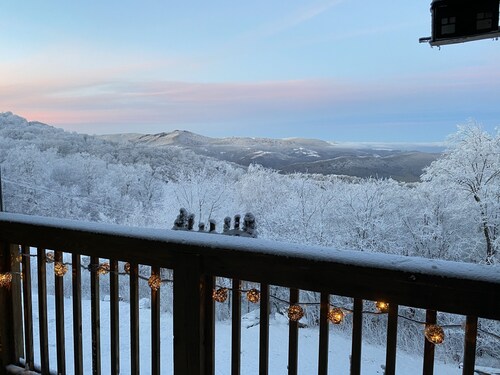 Sugar Mountain Old Bear at Sugar Ski- Slope side