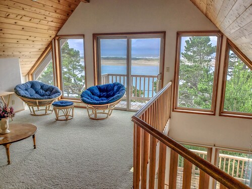 Affordable home with gorgeous bay and ocean views!