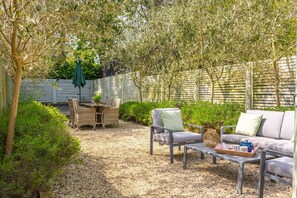 Outdoor dining - Tide Cottage (O), Overstrand, Norfolk (Overstrand)