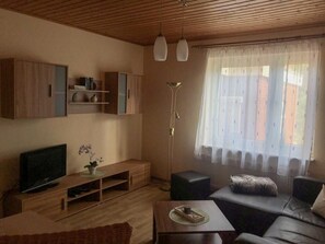 TV - Huus Borkum - throw anchor * feel good * and * enjoy (Borkum)