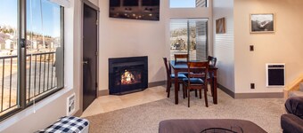 Updated Corner Unit Condo. Next to Giant Steps Ski Lift.