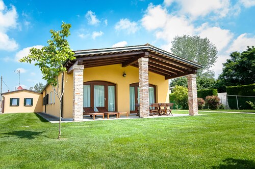 "Particulars of Brenta" - Chiara accommodation - Comfortable house with garden in Venice