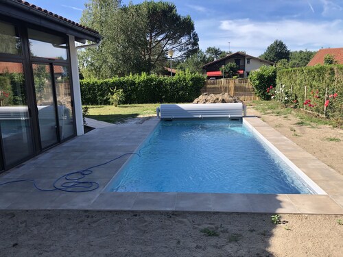 Typical modern Landes house with heated swimming pool and Jacuzzi