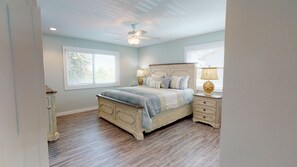 2 室のベッドルーム、WiFi (無料)、ベッドシーツ