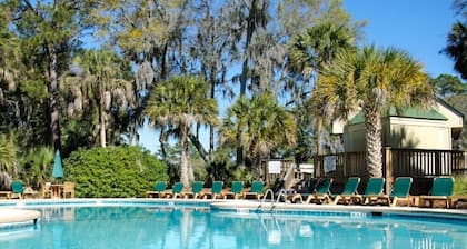 335 Palmetto Walk | First-Floor Golf View Condo, Lowcountry Luxury & Easy Beach Access