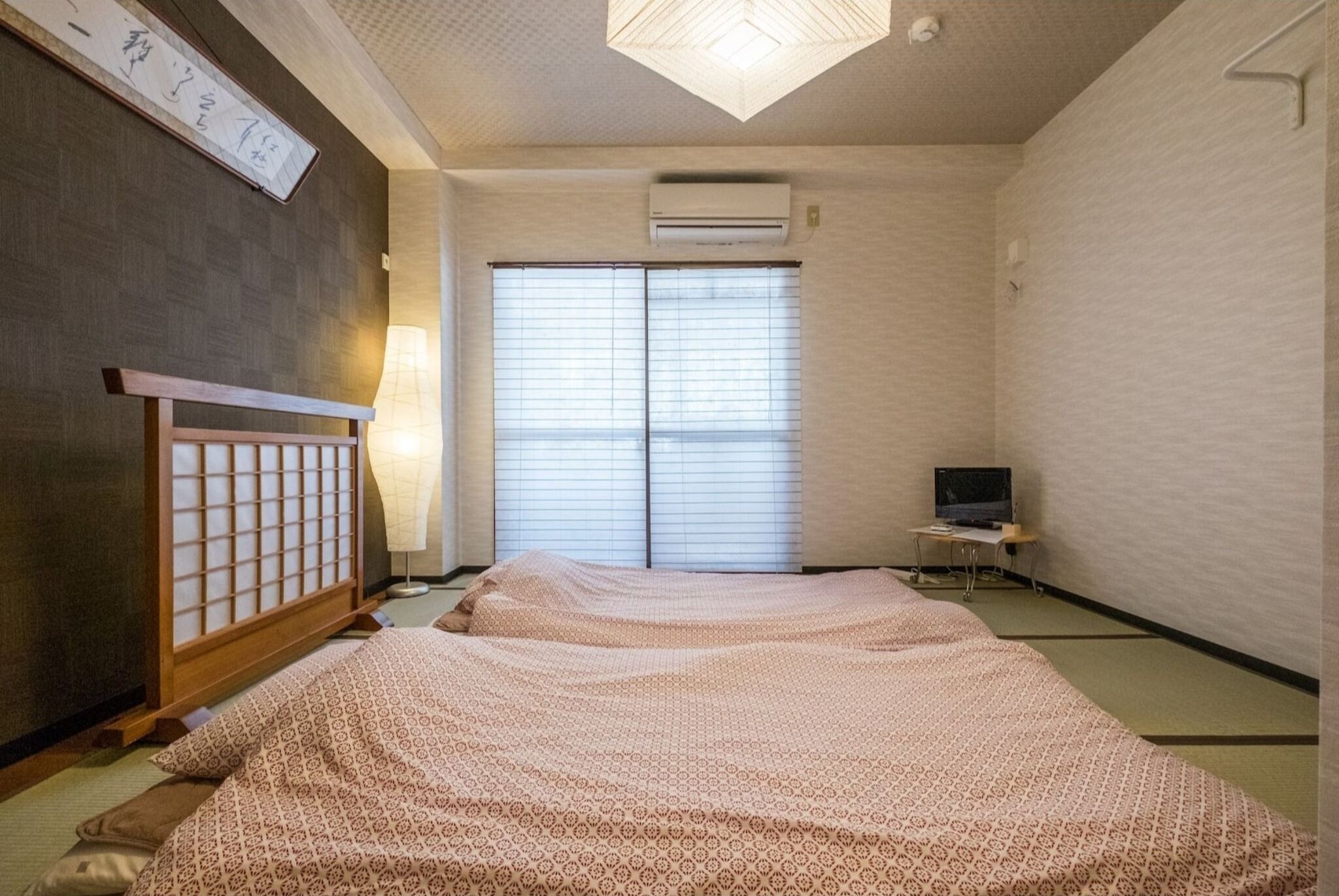 1 bedroom, desk, free WiFi, bed sheets