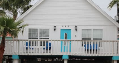 SUPER LOCATION, MIDDLE OF THE ISLAND