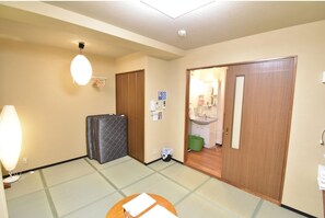 1 chambre, bureau, accès au Wi-Fi (inclus), literie fournie