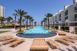 Pool - Beachfront high-rise with amazing view, pool, hot tub, deck, & two balconies (South Padre Island)