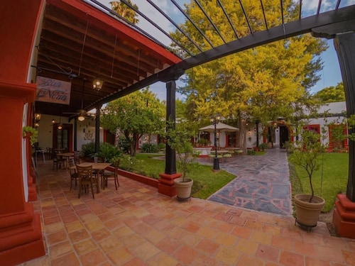 Hotel Hostal El Farol