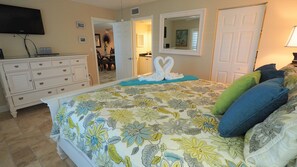 2 عدّة غرف نوم ومكواة/لوح كي وواي فاي مجانًا وملاءات أسرّة