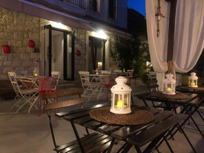 Free daily local cuisine breakfast  - Seçilmiş Konak Hotel (Cesme)