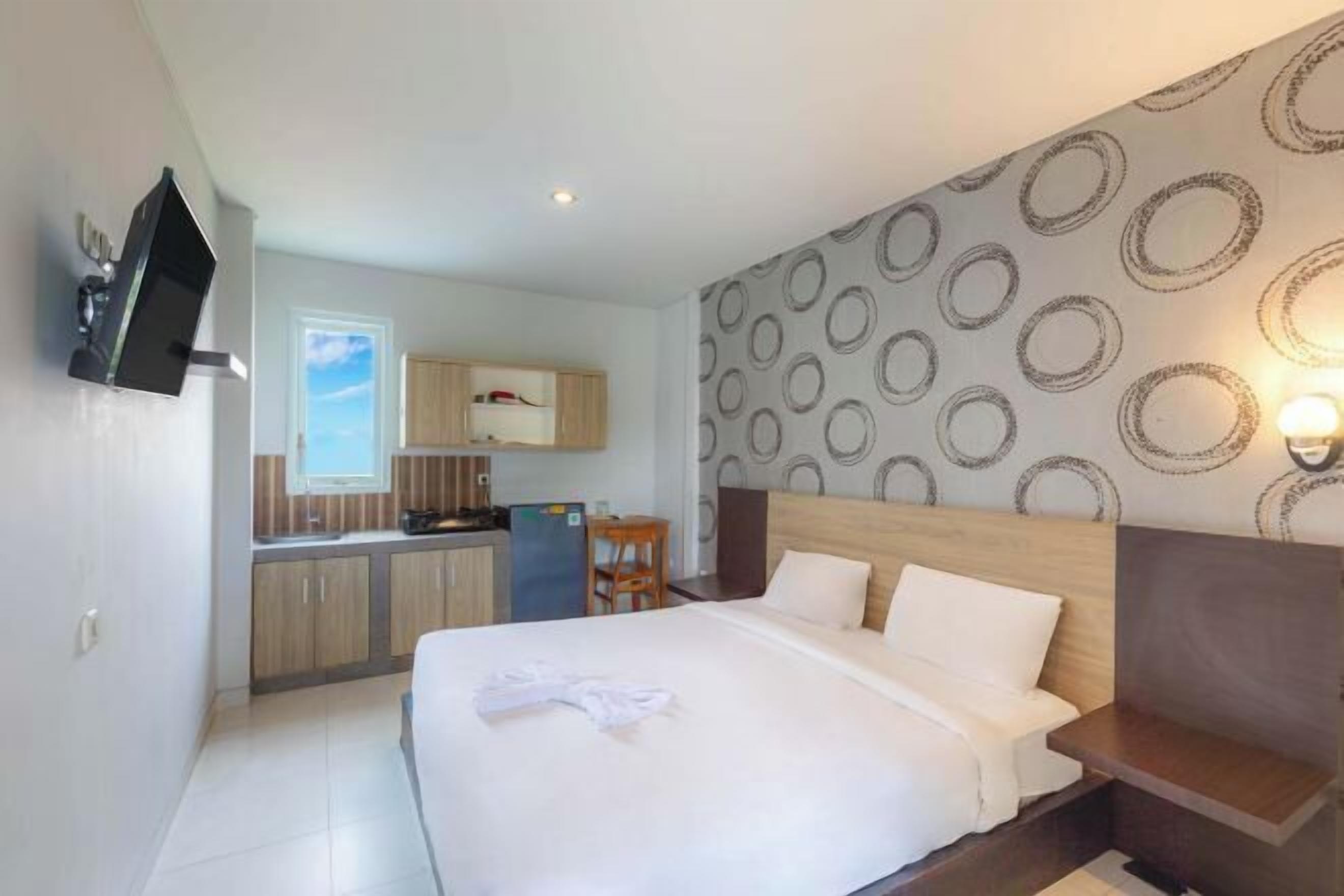 Desk, laptop workspace, free WiFi