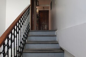 Kiến trúc tòa nhà