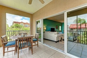 Interior - The Sea Grape, end unit, walk to beach and steps to the community pool/spa (Bradenton Beach)