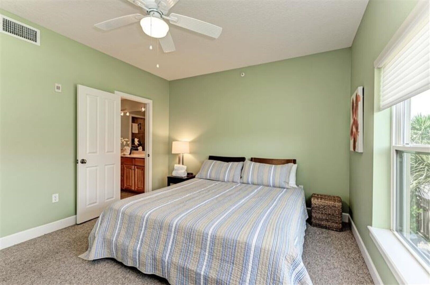 3 間睡房、熨斗/熨衫板、互聯網