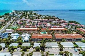 Unclassified image, 4 of 21, button