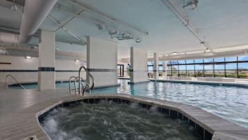 Innenpool, beheizter Pool