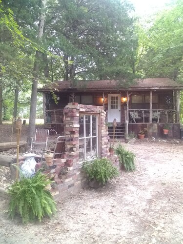 Cabin 2 Miles From Trade Days GRANNY'S CABIN THEMED WITH ANTIQUES