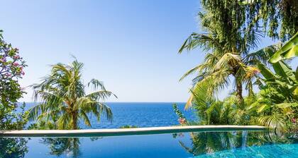 Aquamarine Seaview - Oceanfront villa with Private Pool