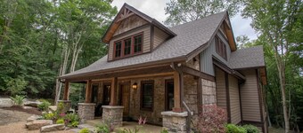 Red Bird Retreat - Luxury Home in The Lodges at Eagles Nest