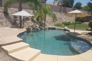 Outdoor pool - Dove Mountain Retreat - Private pool (Marana)
