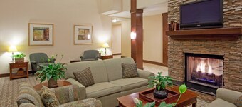 Queen Suite in Stafford! Shared Indoor Pool + 24h Business Center