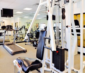 Fitness facility - Relaxing Retreat in Stafford! Shared Indoor Pool + FREE Breakfast (Stafford)