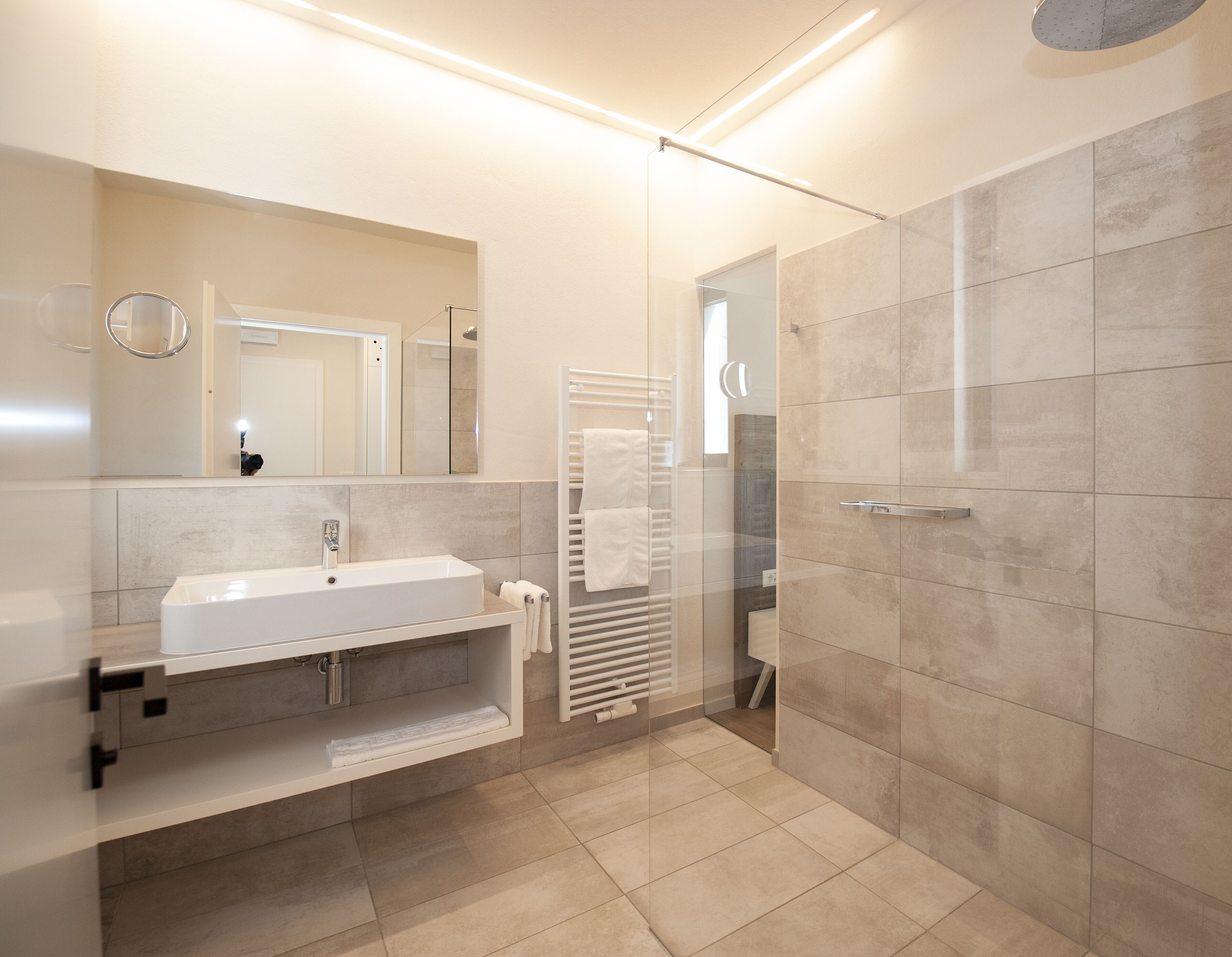superior double room | bathroom | hair dryer, bidet, towels