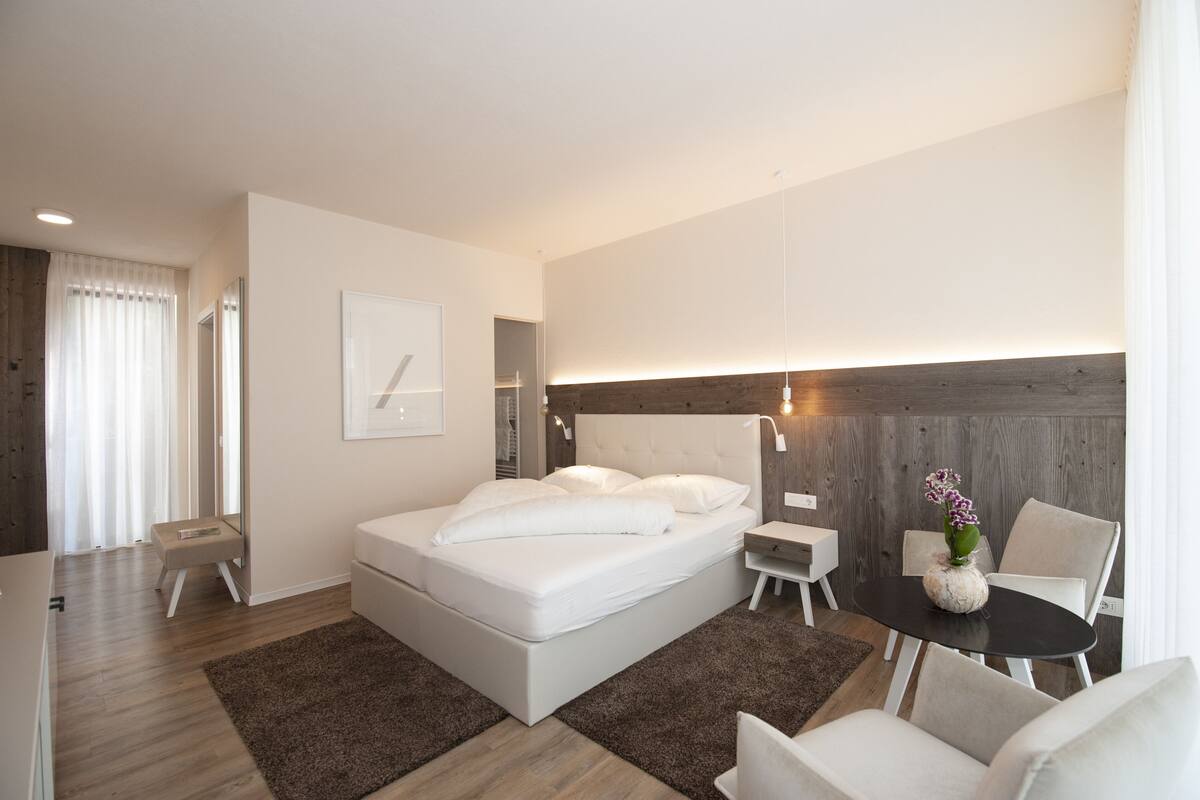 superior double room | 1 bedroom, hypo-allergenic bedding, in-room safe, individually furnished