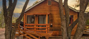 Oak Suite - Sierra Mountain Lodge